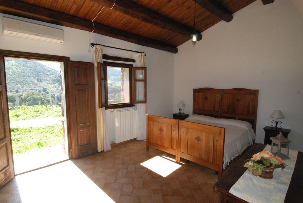 Stazzu Coiga Villa Aggius ภายนอก รูปภาพ